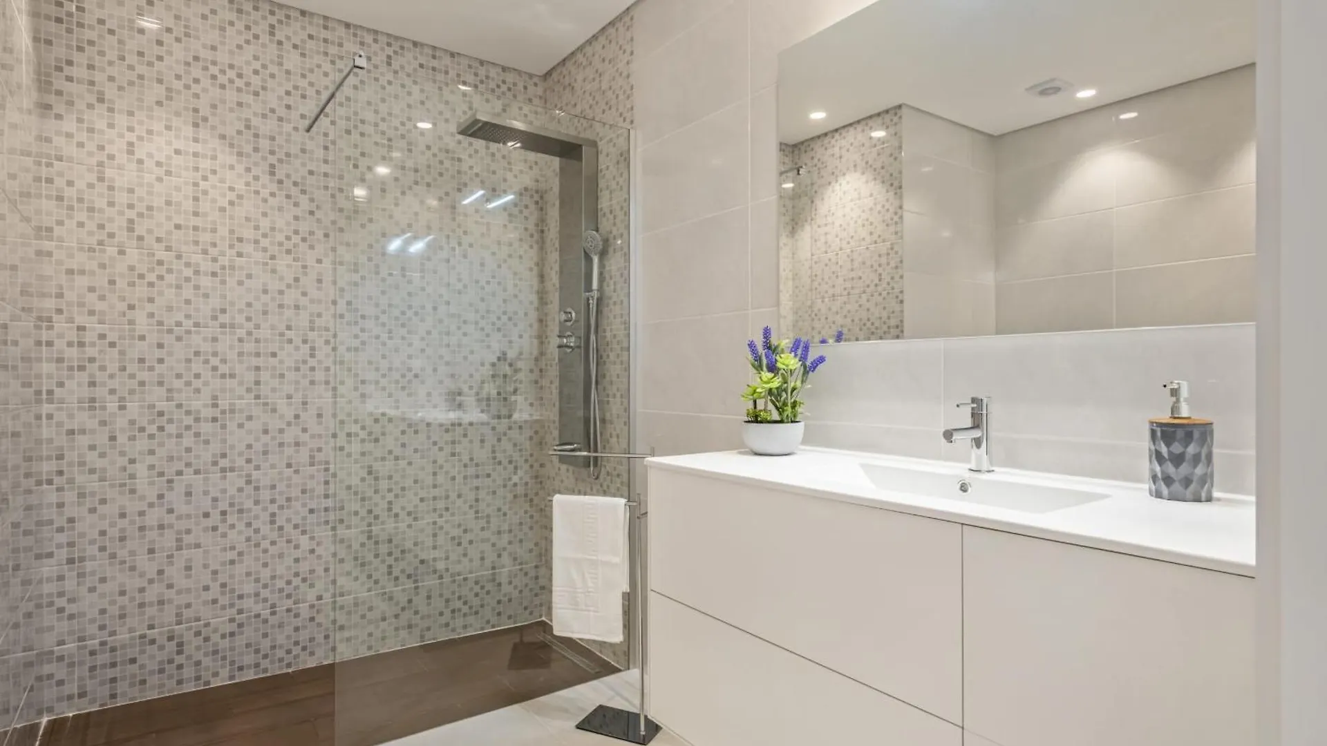 Contemporary Residence C By Madeira Sun Travel Funchal Daire